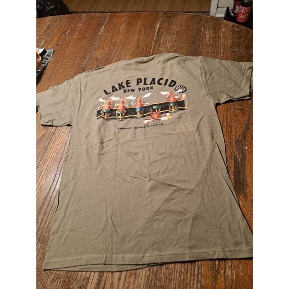 New DUCKCO Lake Placid Funny Moose T Shirt Sz Medium Brown Bar Humor Novelty Tee - Picture 1 of 3